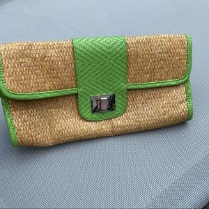 Green and Tan Straw Turn-Key Clutch